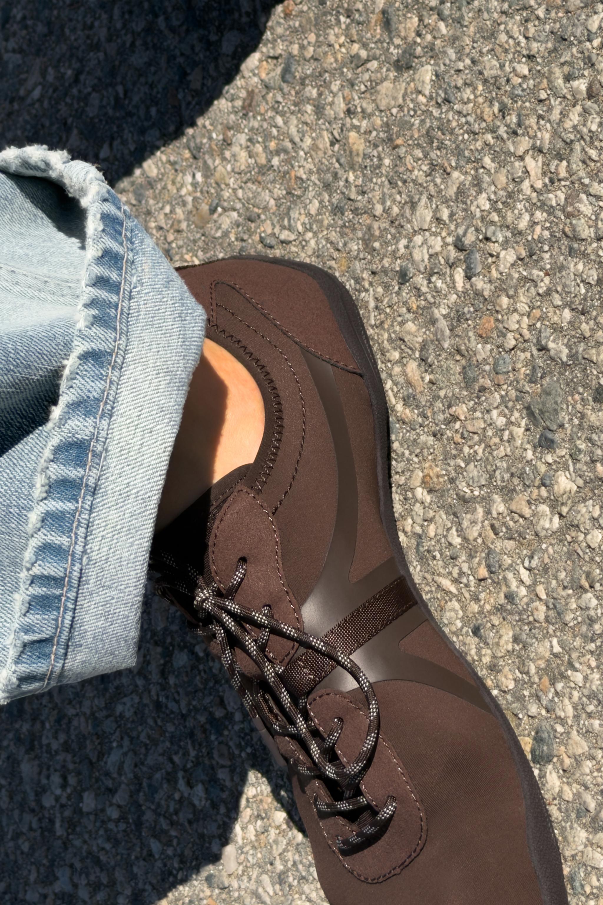 CHAUSSURES DE SPORT PLATES